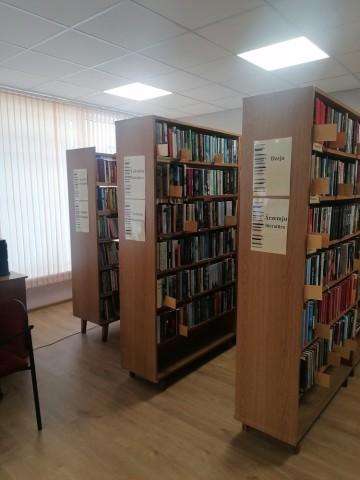 Bibliotēka jaunājās telpās